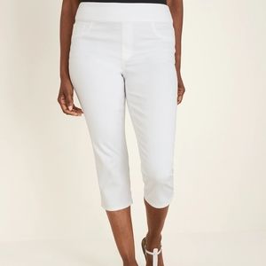 💙 2 for 20 💙 CHICO's white pull-on denim capris